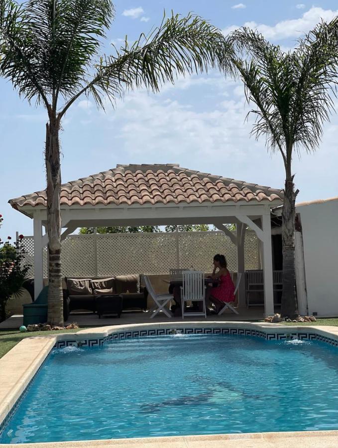 Suite Privada Frente A La Piscina Para 2 Personas Con Sofa Cama Para 2 Mas 4P No Es Casa Completa San Vicente Raspeig ภายนอก รูปภาพ