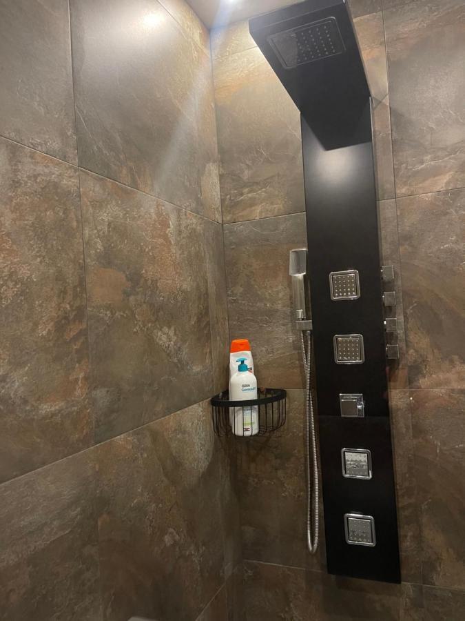 Suite Privada Frente A La Piscina Para 2 Personas Con Sofa Cama Para 2 Mas 4P No Es Casa Completa San Vicente Raspeig ภายนอก รูปภาพ