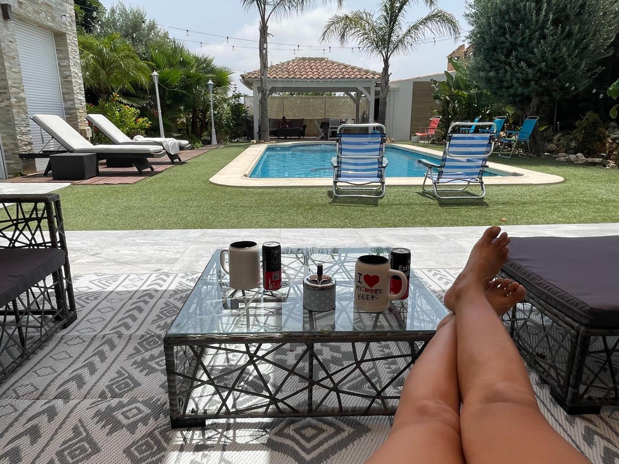 Suite Privada Frente A La Piscina Para 2 Personas Con Sofa Cama Para 2 Mas 4P No Es Casa Completa San Vicente Raspeig ภายนอก รูปภาพ